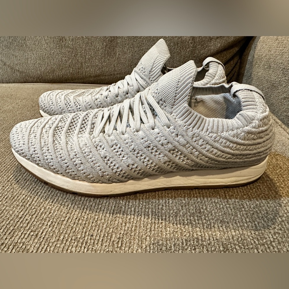 b.o.c. Kassidy Gray Knit Sneakers with Cushioned Sole - Picture 2 of 9